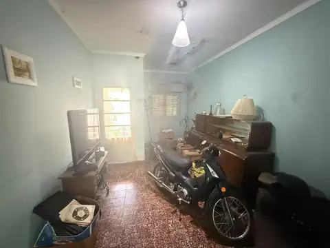 Casa 6 ambientes con 1 baño