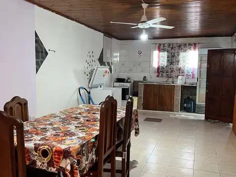 Casa 3 ambientes con 2 baños