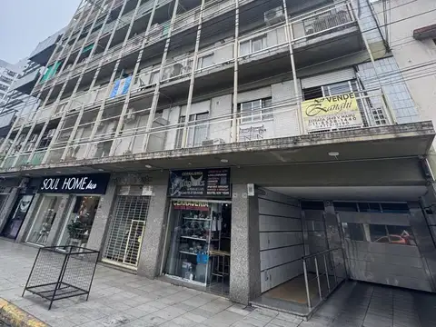Departamento 3 ambientes con cochera a la venta - San Martin Centro