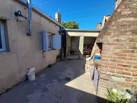 Venta casa al frente Lavalle 7300