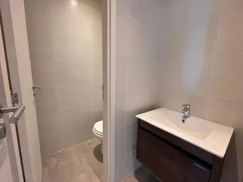 Excelente piso de oficina en alquiler