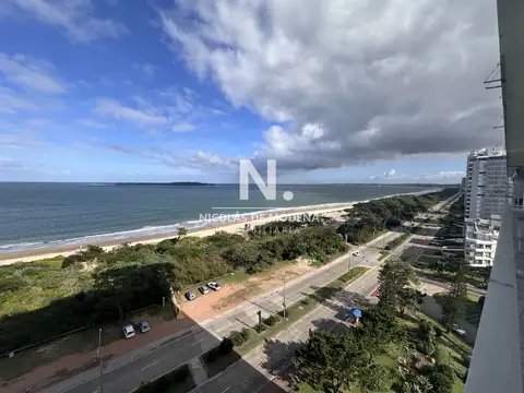 Vende Tamanaco de 2 dormitorios RECICLADO, Punta del Este