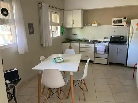 Lindisimo departamento en el centro de Carilo.