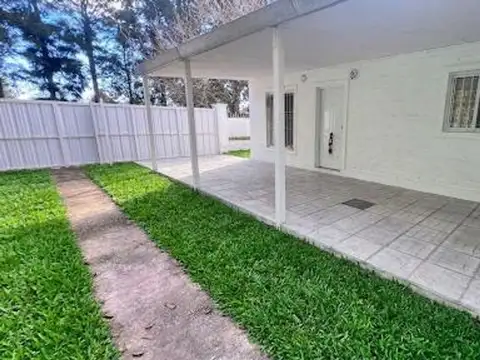 Casa 4 ambientes con 1 baño