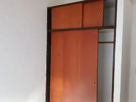 Valentin Alsina 1200