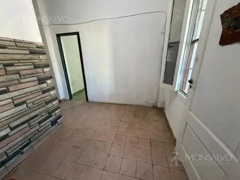 Casa 3 ambientes con 1 baño