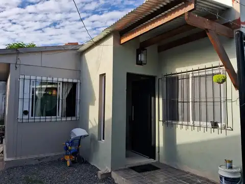Casa Con Local En Esquina