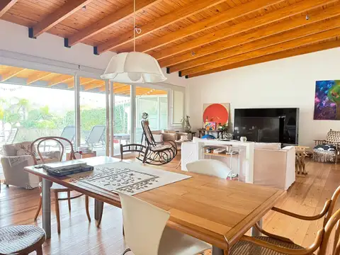 Casa en Alquiler de 3 dormitorios