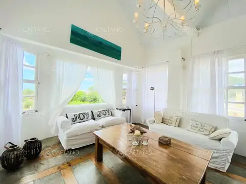 Casa 5 ambientes con 3 baños