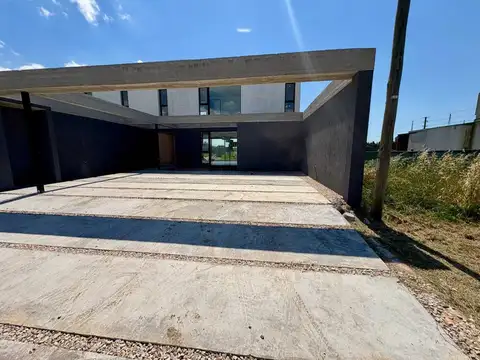 CASA EN VENTA EN GORINA A ESTRENAR
