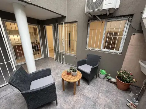 Venta PH en villa urquiza de 2 ambientes con patio OPORTUNIDAD