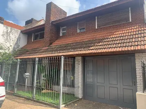 Casa 4 ambientes. | doctor rodriguez al 100