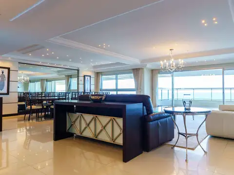 Departamento en Venta en Playa Brava, USD 1.650.000