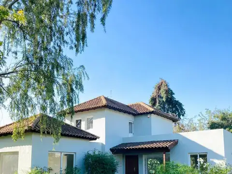 CASA ALQUILER  3 DORMITORIOS BARRIO CERRADO ALTOS DEL SOL