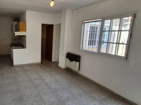 Depto Tipo Casa en Venta en Villa Ballester, USD 42.000