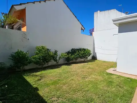Depto Tipo Casa en Venta de 2 ambientes