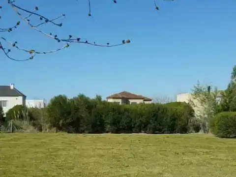 LOTE INTERNO EN BARRIO SANTA CATALINA VILLANUEVA