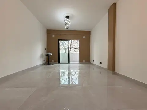 Arias 2300, Piso 1°