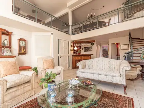 VENTA EXCLUSIVA CASA TIPO PH  EN SAN ISIDRO