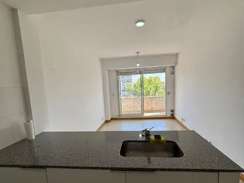 Departamento en Alquiler en Remedios De Escalada De San Martin, $ 550.000