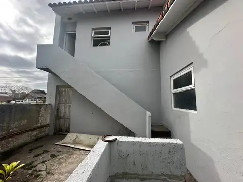 VENTA CASA 3 AMB + DEPTO 2 AMB. EN Pta ALTA MIRAMA