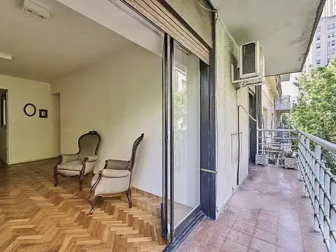 Departamento 4 ambientes Piso Vista 2 balcones Luminoso al frente en Recoleta