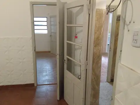 AMPLIA CASA 3 DORMITORIOS CON TERRAZA BV. SEGUI Y CORRIENTES