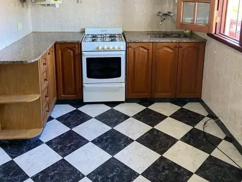 Casa 5 ambientes con 3 baños