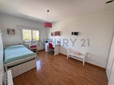 507 entre 11 y 12 , Piso 0