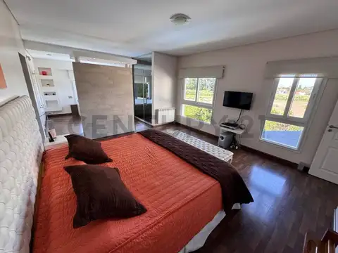 Casa en Venta en Manuel B Gonnet, USD 550.000