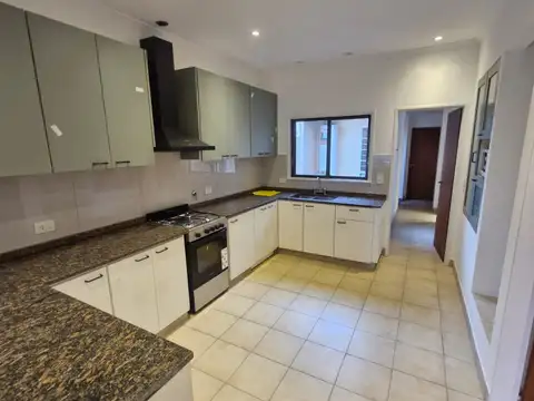 Departamento en Alquiler de 3 dormitorios