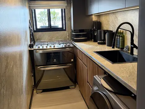 DEPARTAMENTO 2 AMB. RECICLADO A NVO. CON BALCON CTFRT. - ZONA ALTO PALERMO- IDEAL ALQUILER TEMPORARIO O VIVIENDA