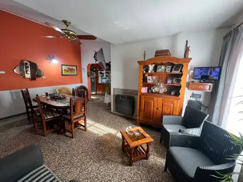 Casa 4 ambientes con 1 baño