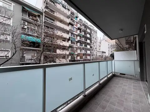 MONOAMBIENTE FTE C/BALCON EN L DIVISIBLE