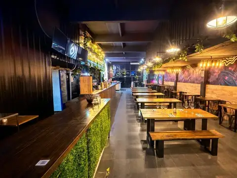 Local gastronomico en zona comercial deTigre.
