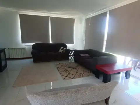 Casa 8 ambientes con 3 baños