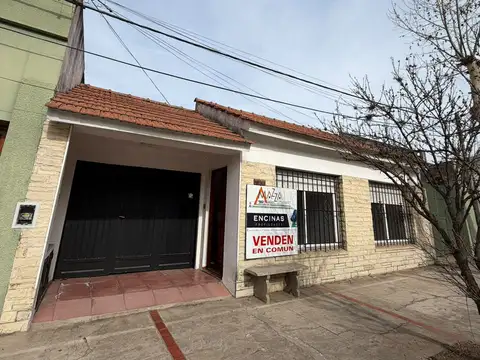 Amplia casa en exelente ubicacion.