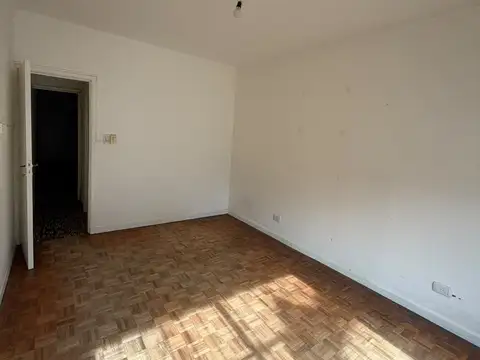 Casa 8 ambientes con 3 baños