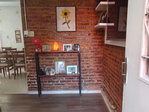 Casa 4 ambientes con 1 baño