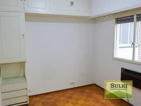 Departamento en Alquiler en Parque Centenario, $ 650.000