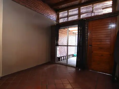 DEPARTAMENTO + LOCALES EN VENTA (PABLO NOGUES)
