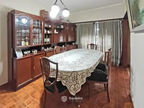 VENTA - PH 3 dormitorios, mas 3 locales y cochera - Barrio Abasto, Rosario.