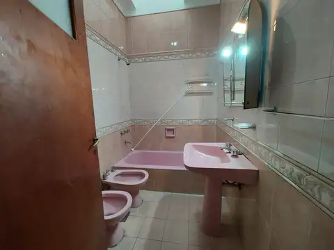 CASA T/CHALET DE 3 DORM. COCHERA, PATIO, QUINCHO