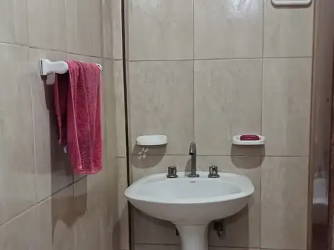 Monte Egmont 1600, Piso 1