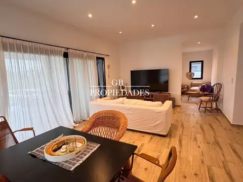 Venta de Casa en Santa Elena 4 ambientes, Pilar del Este