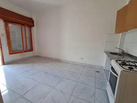 Depto Tipo Casa 2 ambientes con 1 baño