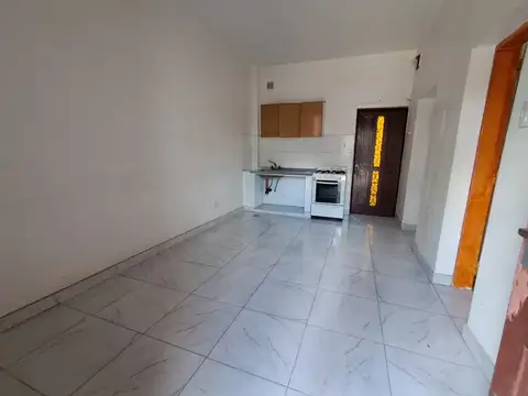 Depto Tipo Casa en Alquiler en Villa Sarmiento, $ 700.000