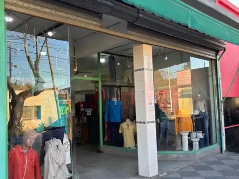 Amplio local comercial en venta en Monte Grande 