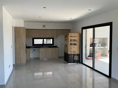 Casa en Venta en Pilar del Este - Santa Elena, USD 250.000