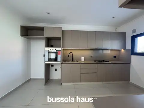 Casa 6 ambientes con 2 baños